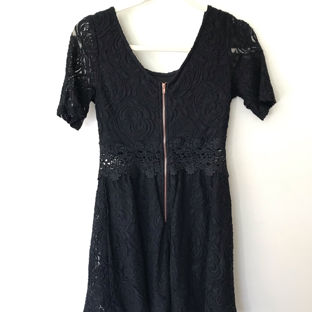 Black Lace Dress🖤- Gently Used-Size small
